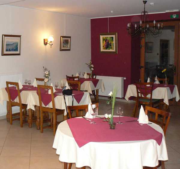 La salle de restaurant voir d'autres photos